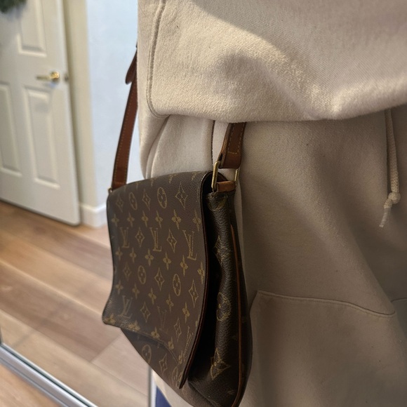 Louis Vuitton shoulder bag - Picture 6 of 12